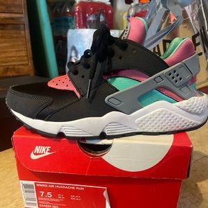 Nike Huarache Women’s 7.5